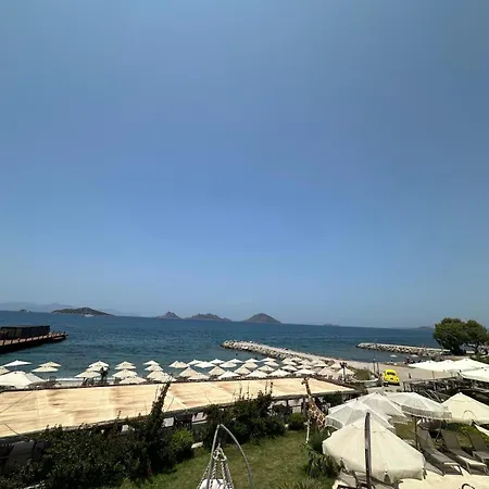 Small 3* بودروم