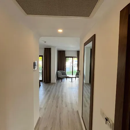 Hotel Small 3*